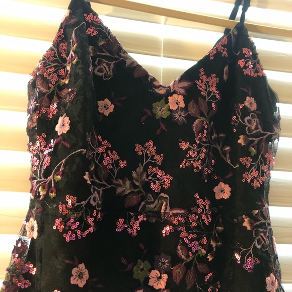 NEVER WORN Lulu’s Midi Dress Size XS - Picture 2 of 4